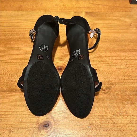 COPY - Chinese Laundry Black Shoes Heels with Bow and Ankle Strap - Picture 5 of 7